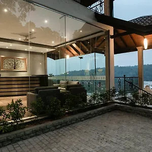 Kings Ridge Hotel